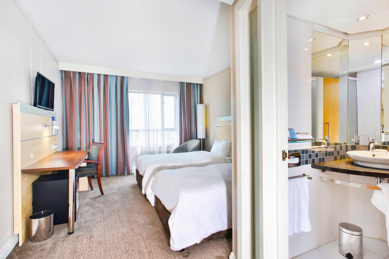 Holiday Inn Express Sandton-Woodmead By Ihg Exterior foto