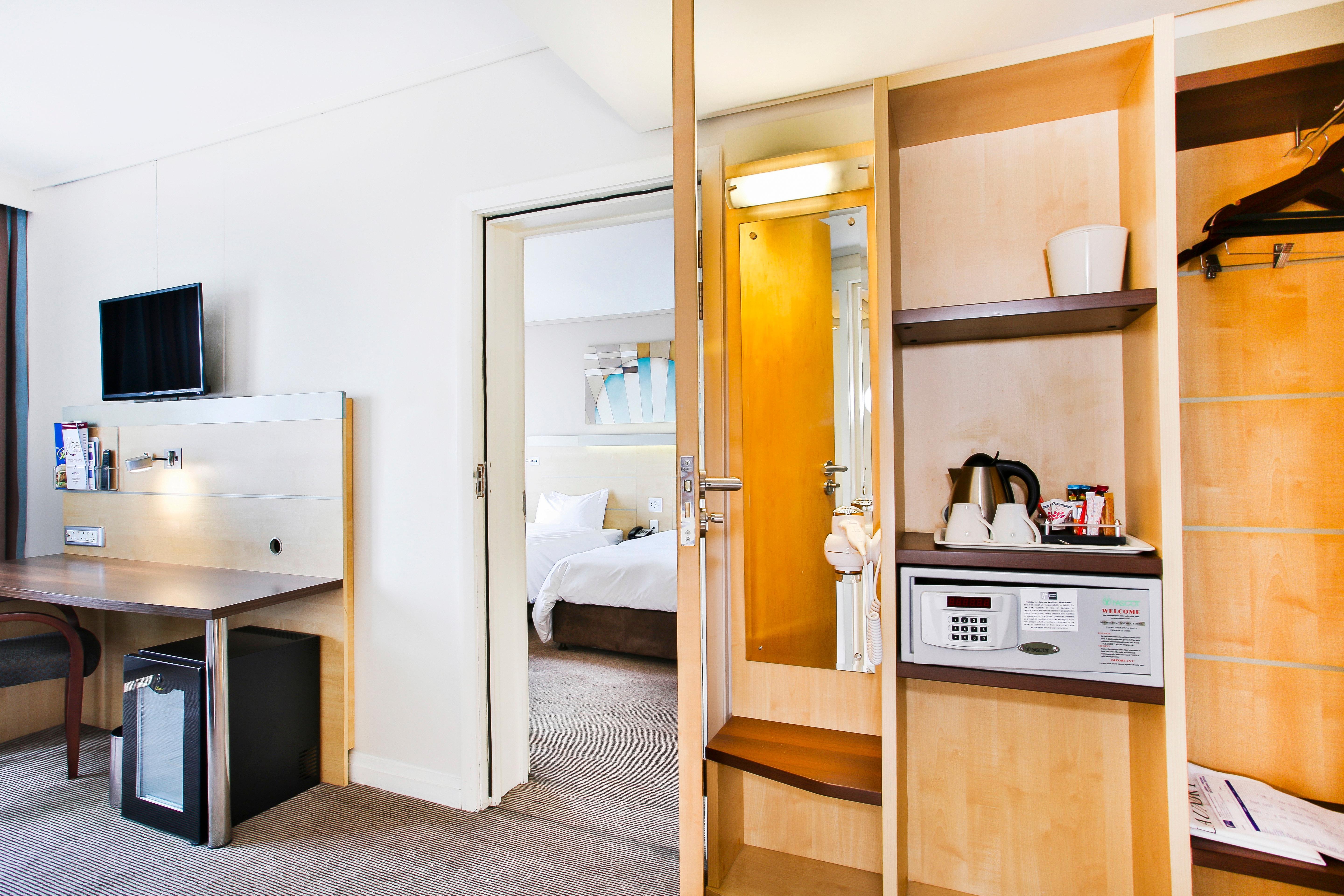 Holiday Inn Express Sandton-Woodmead By Ihg Exterior foto