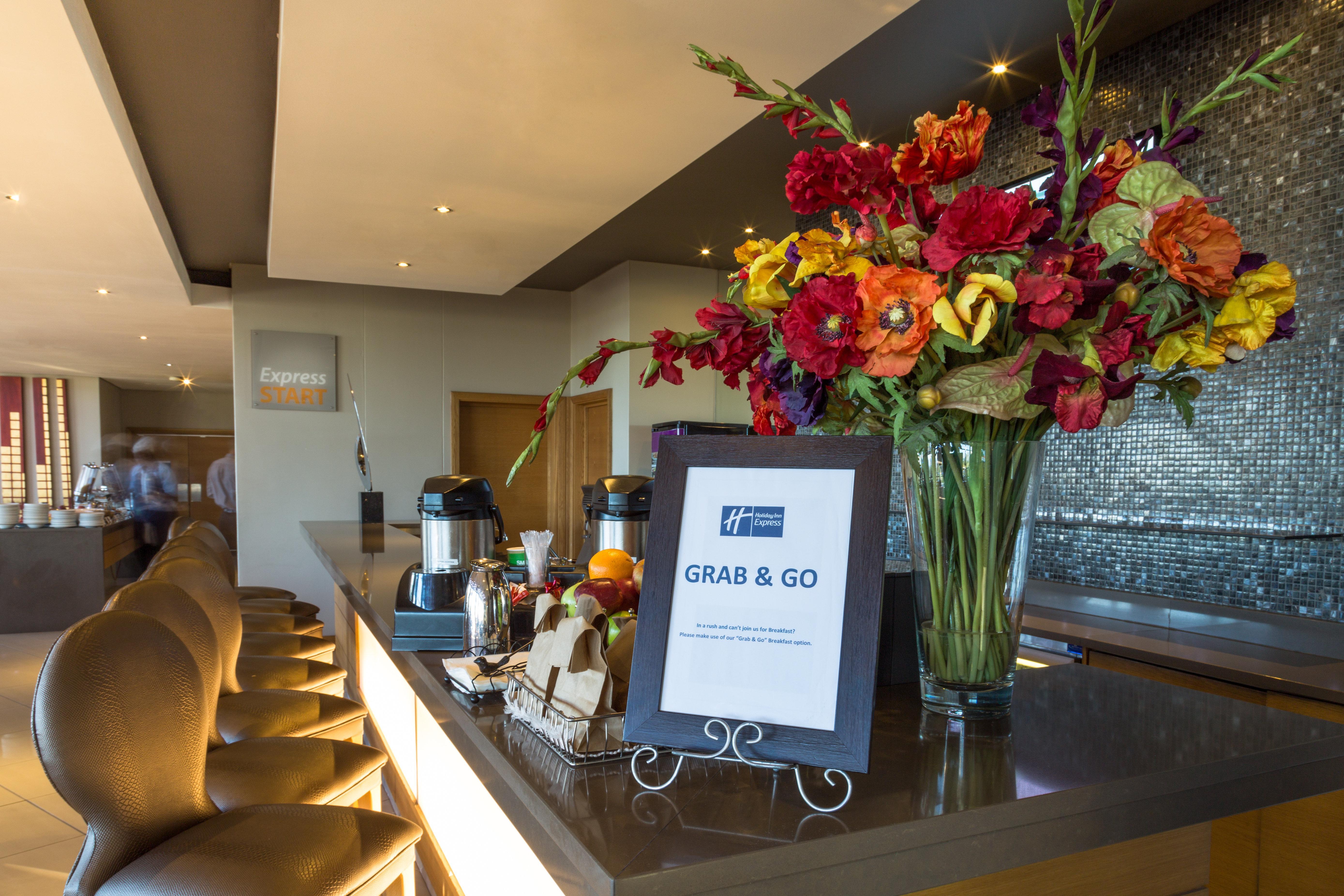 Holiday Inn Express Sandton-Woodmead By Ihg Exterior foto