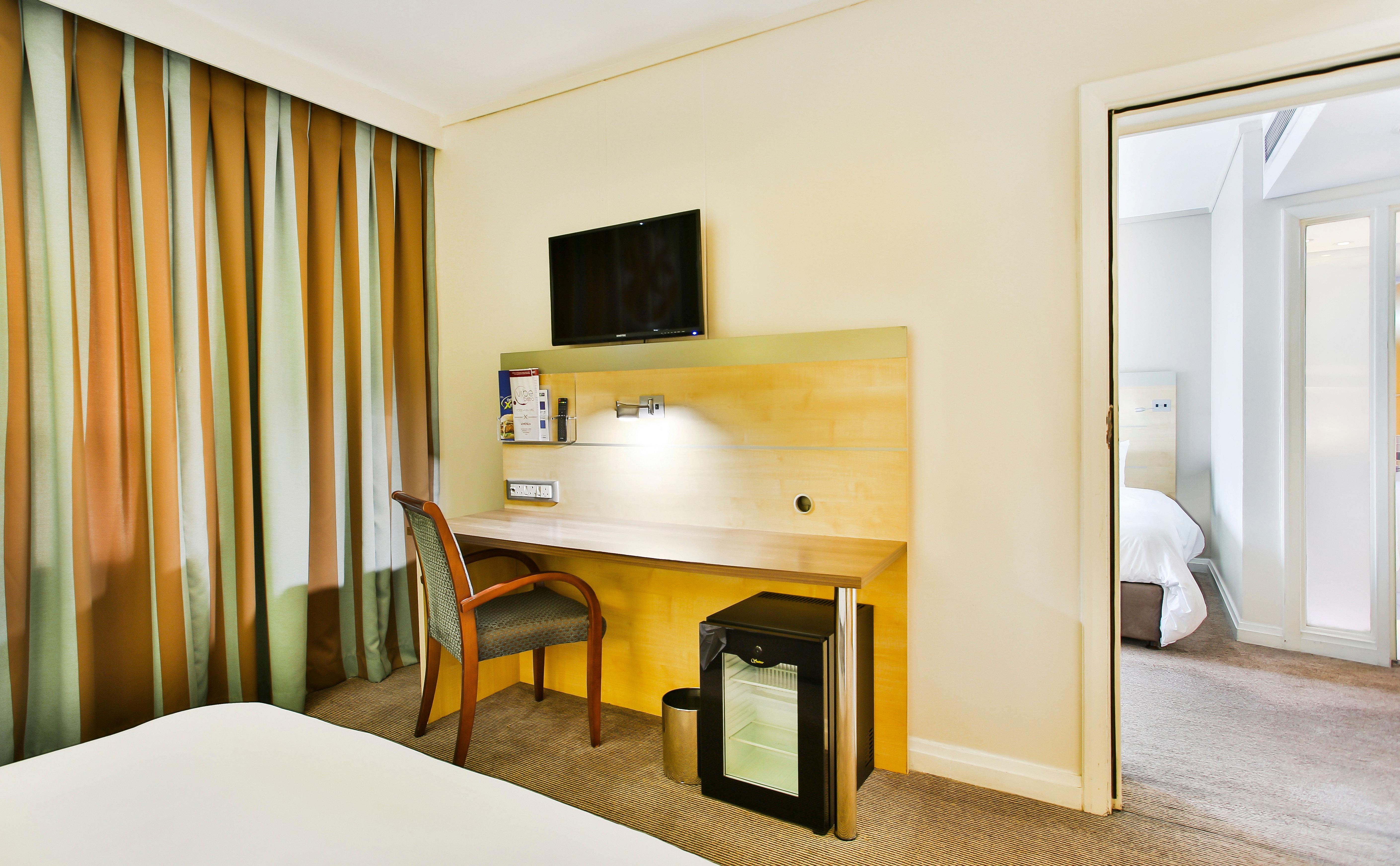 Holiday Inn Express Sandton-Woodmead By Ihg Exterior foto