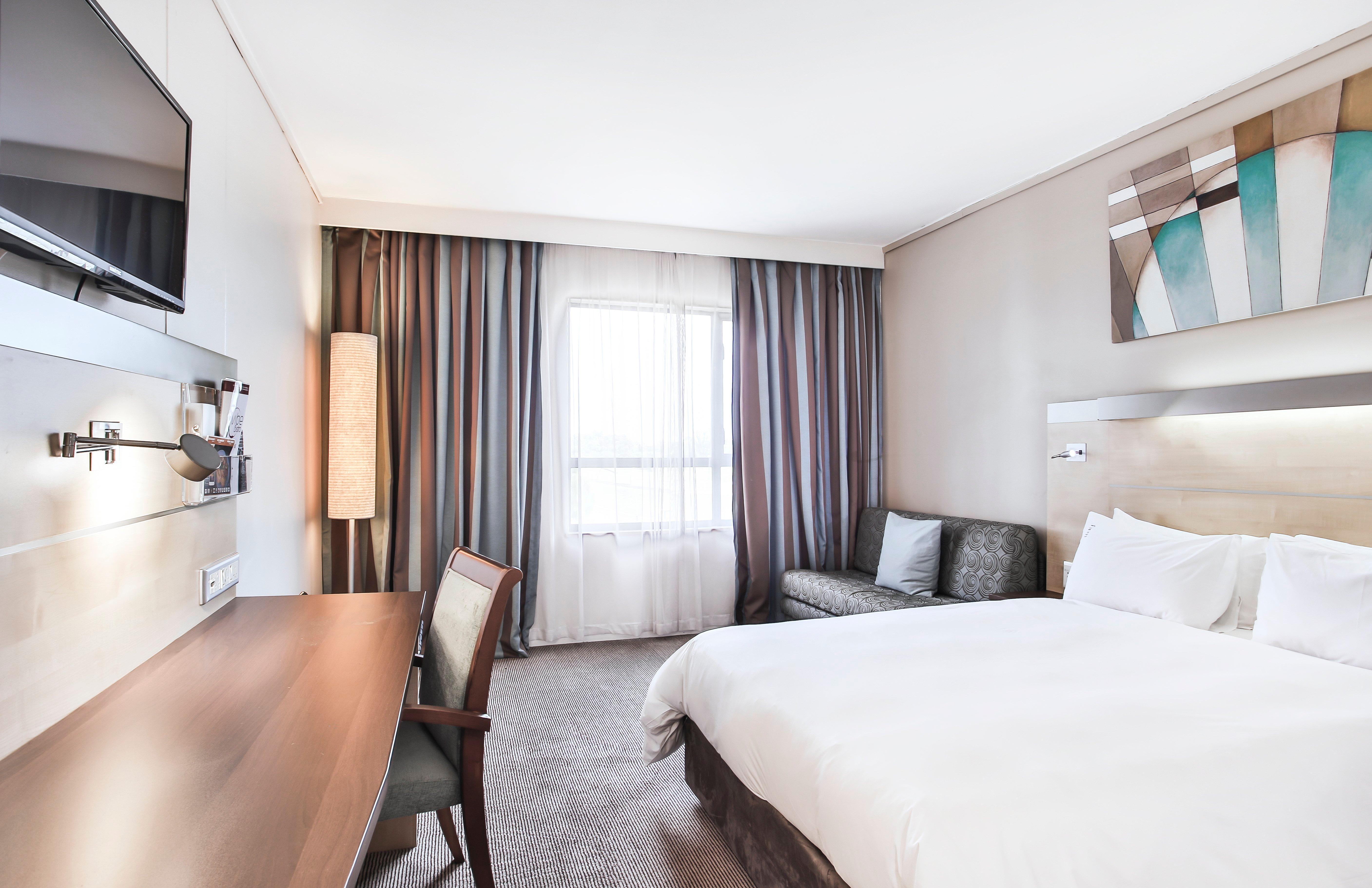 Holiday Inn Express Sandton-Woodmead By Ihg Exterior foto