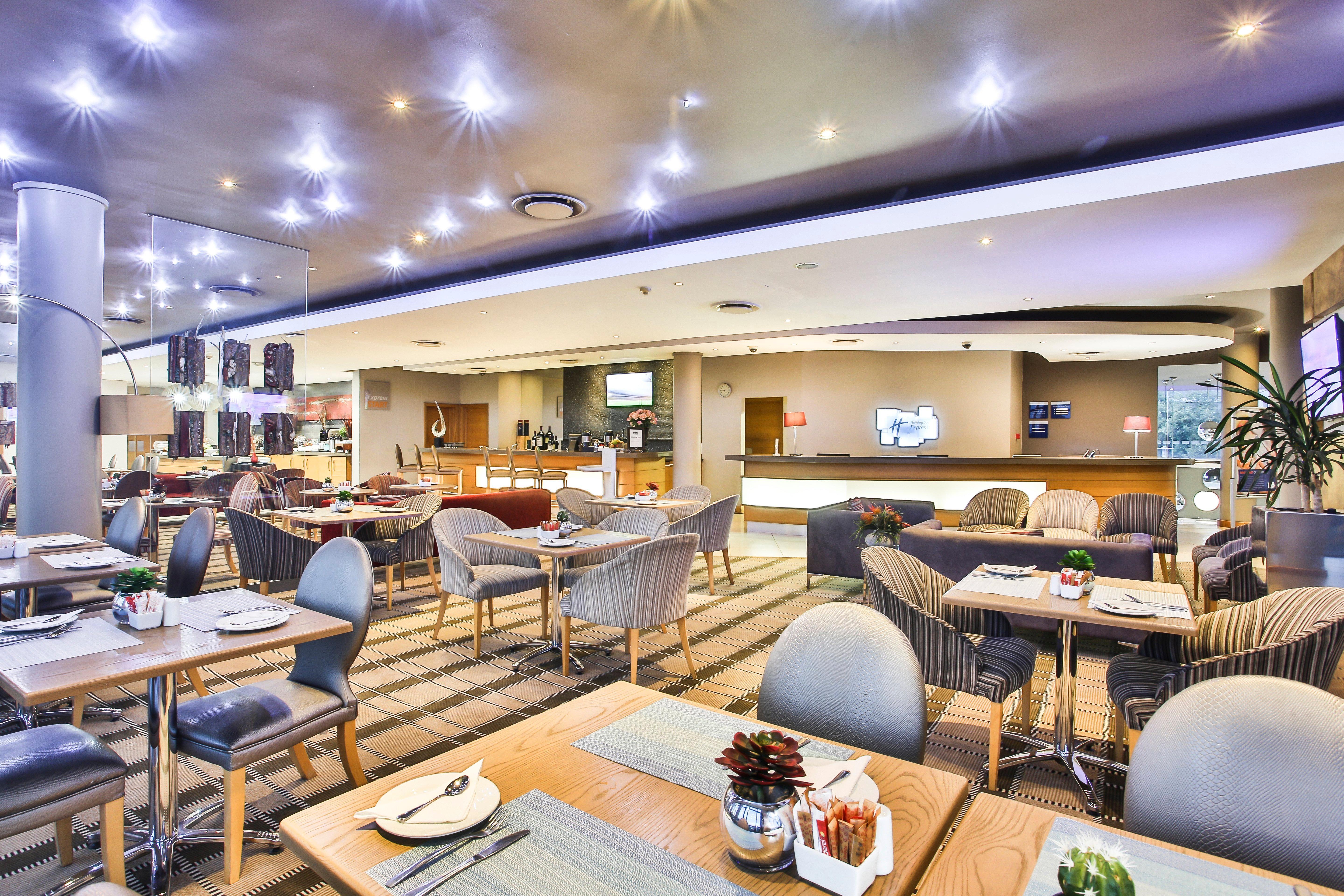 Holiday Inn Express Sandton-Woodmead By Ihg Exterior foto