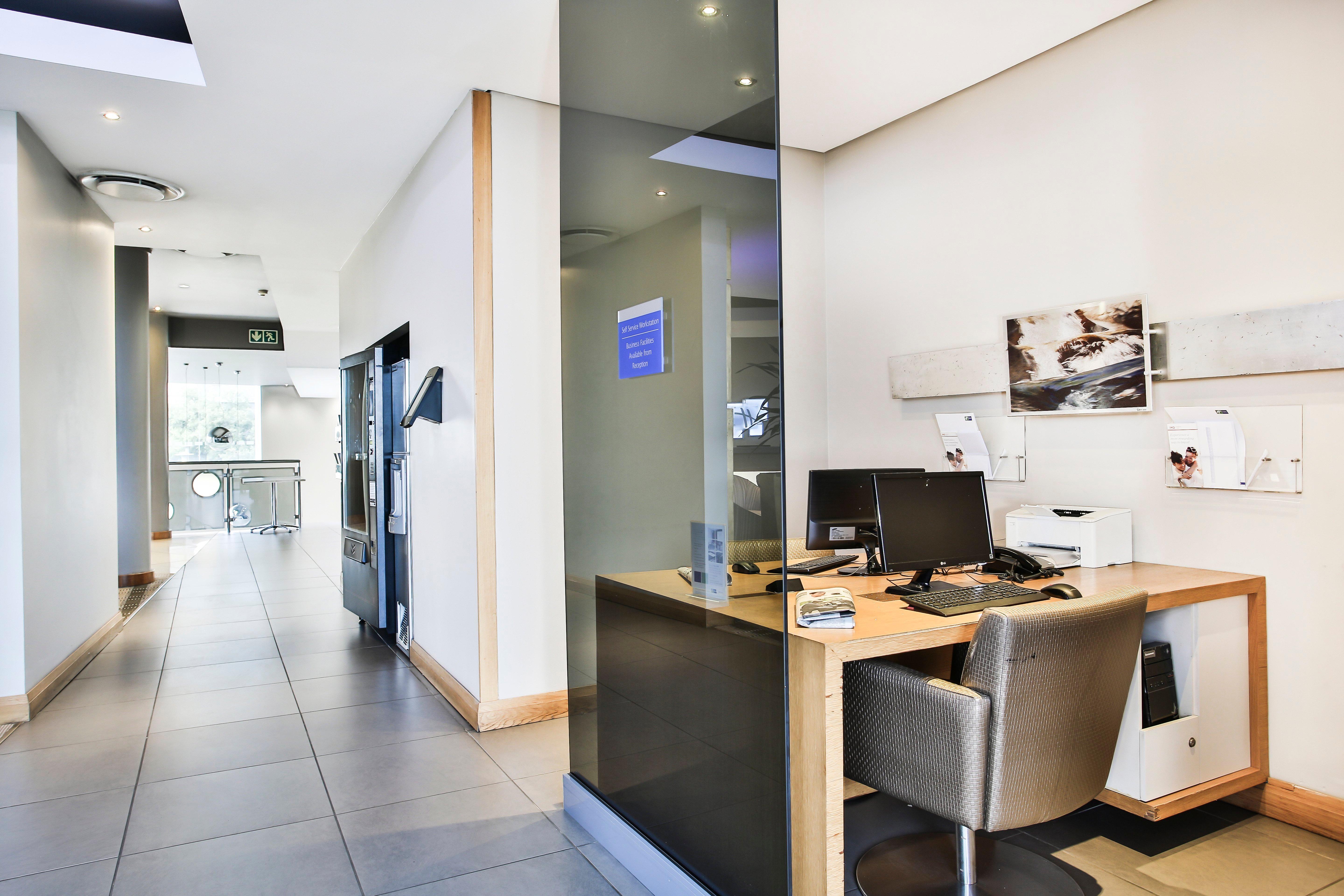 Holiday Inn Express Sandton-Woodmead By Ihg Exterior foto