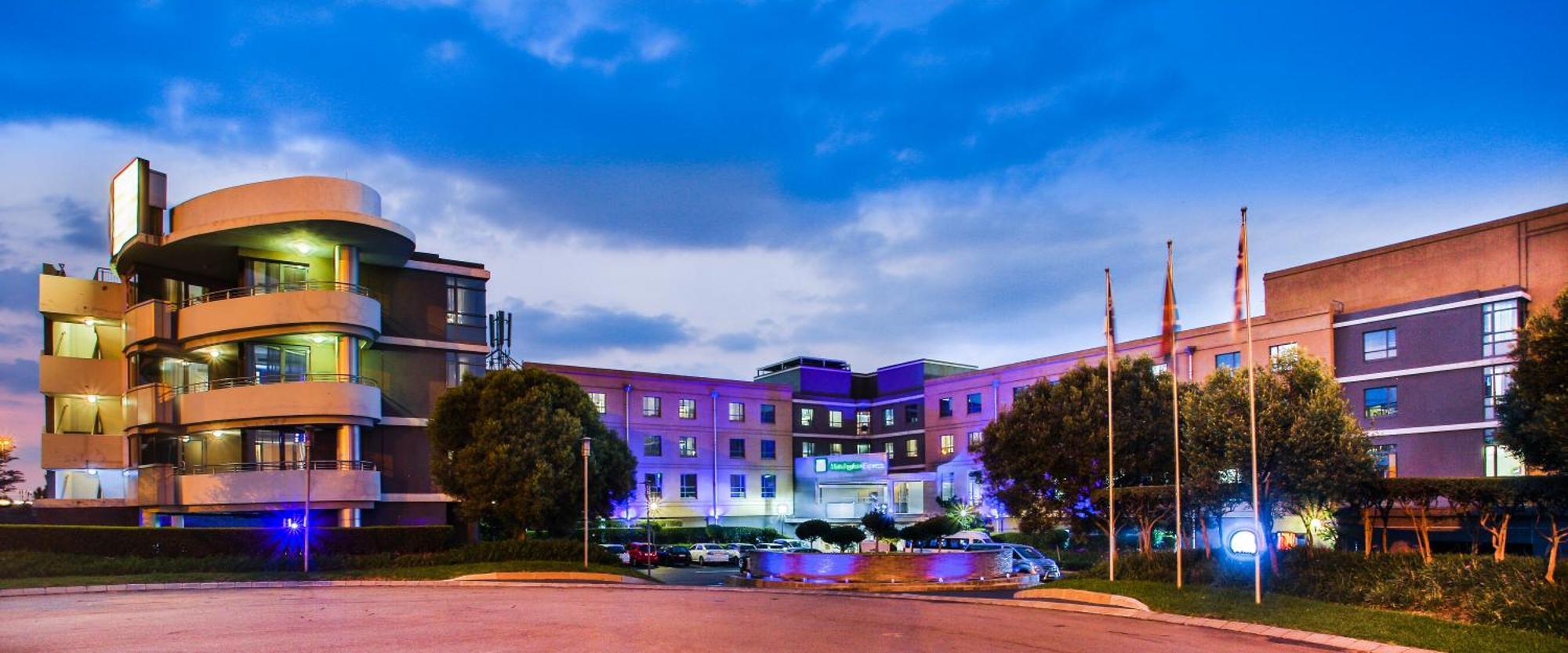 Holiday Inn Express Sandton-Woodmead By Ihg Exterior foto