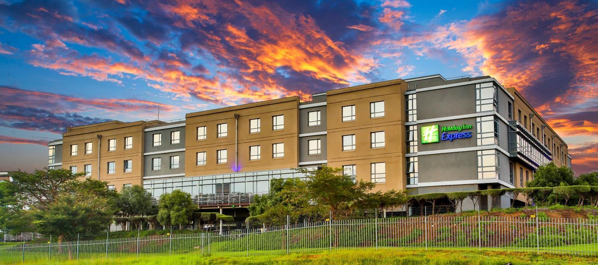 Holiday Inn Express Sandton-Woodmead By Ihg Exterior foto