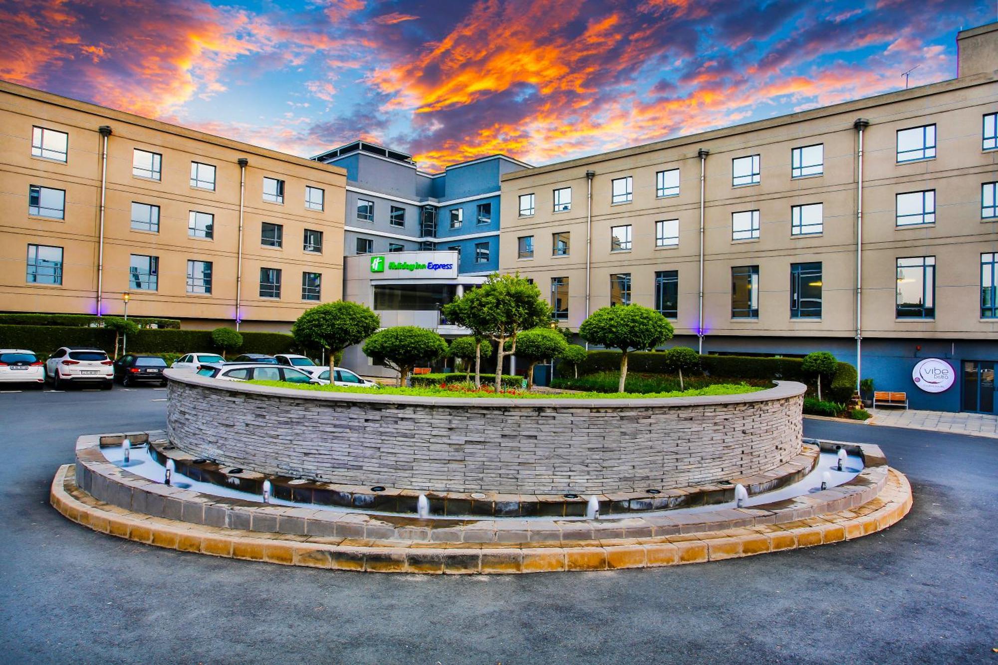 Holiday Inn Express Sandton-Woodmead By Ihg Exterior foto