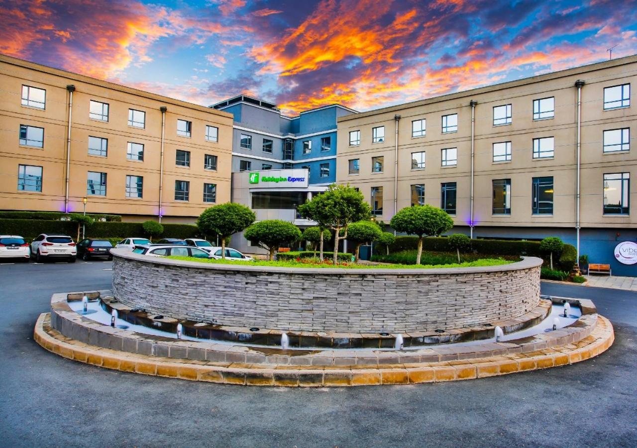Holiday Inn Express Sandton-Woodmead By Ihg Exterior foto
